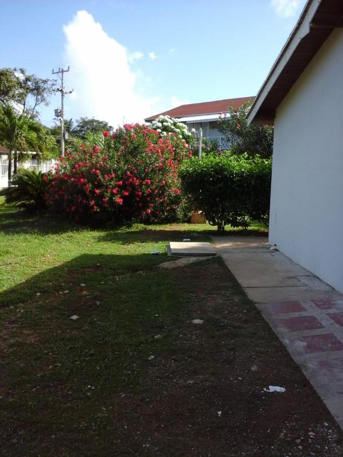 Guest house West House Lusitania San Andres (San Andres and Providencia Islands)